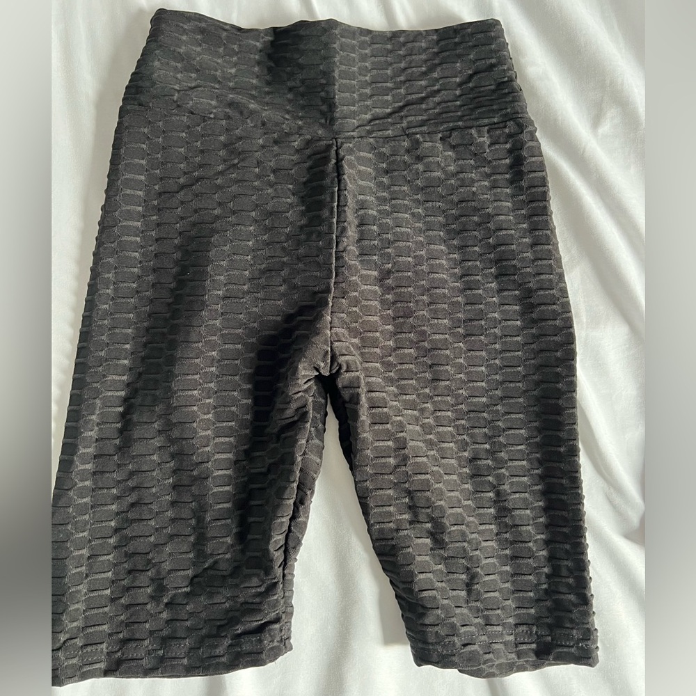 Butt Lift Workout Shorts Size (S/M) Black, Excellent Conditions